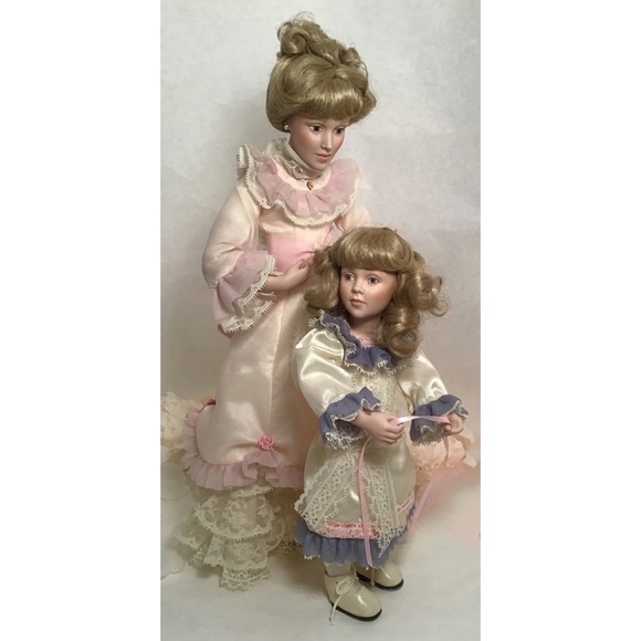 DANBURY MINT "Mother's Loving Touch" Mother & Daughter Porcelain Dolls Set - NIB - Picture 4 of 15